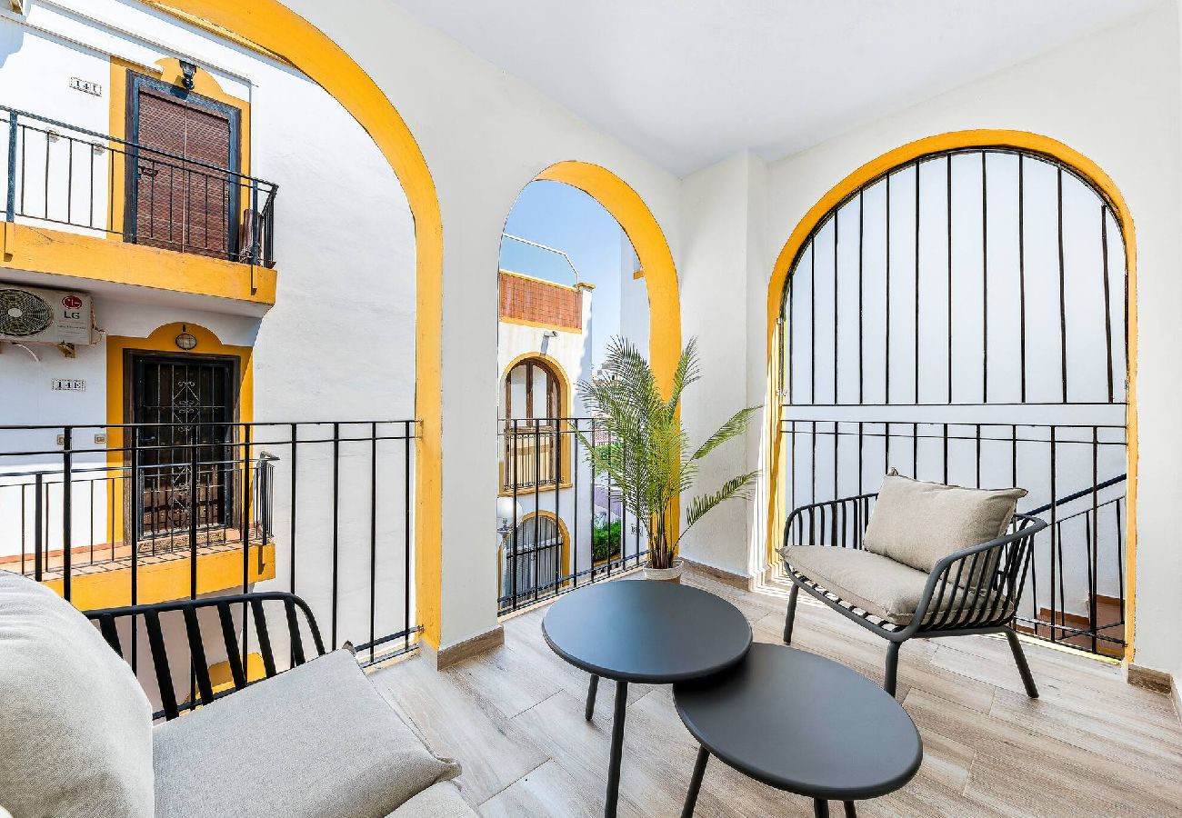 Apartament w Torrevieja - 🅃 Sunny Molino Retreat with Pool & Terrace