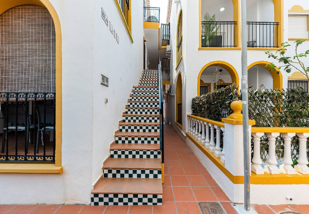 Apartament w Torrevieja - 🅃 Sunny Molino Retreat with Pool & Terrace