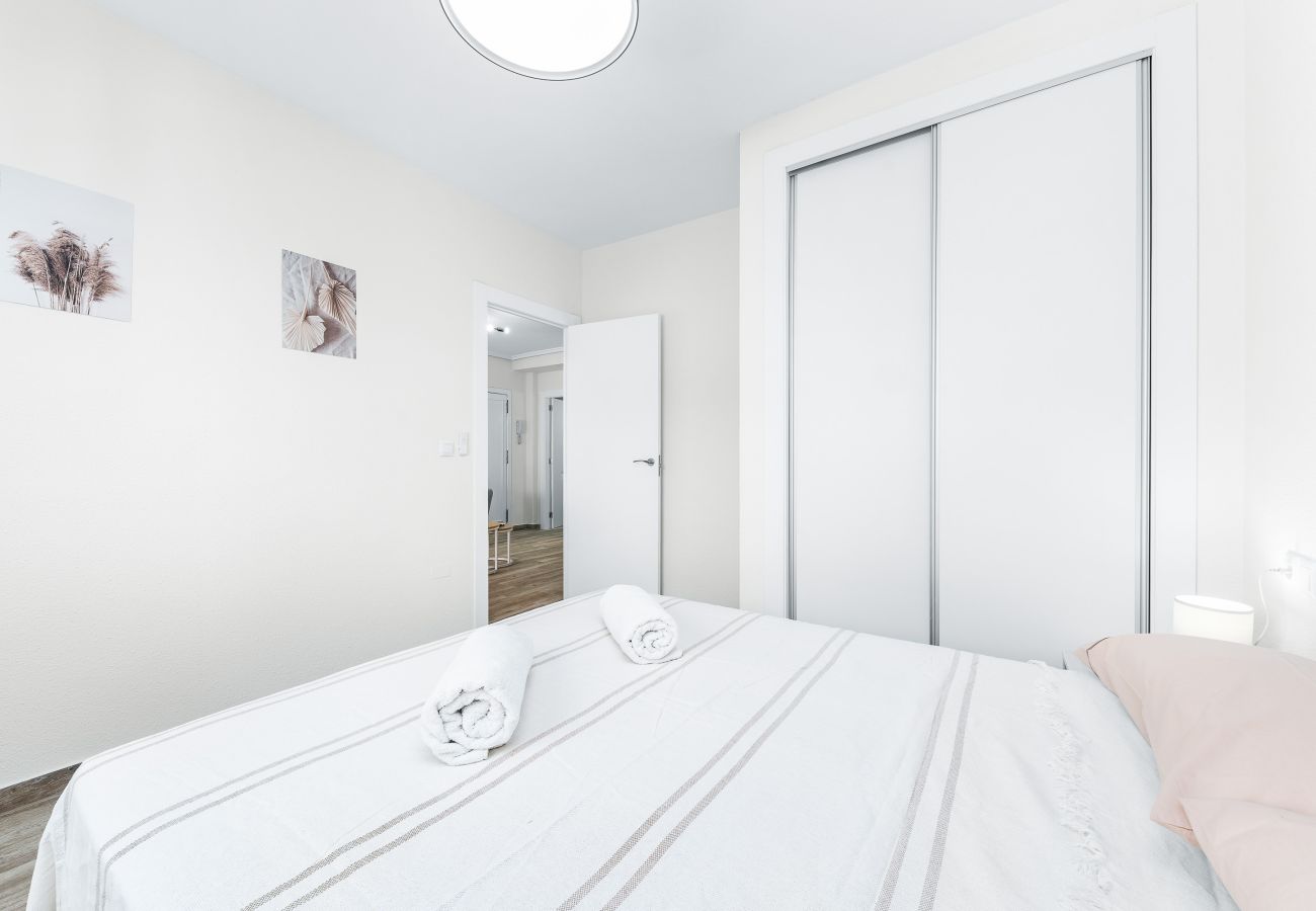 Apartament w Torrevieja - 🅃 Sunny Molino Retreat with Pool & Terrace