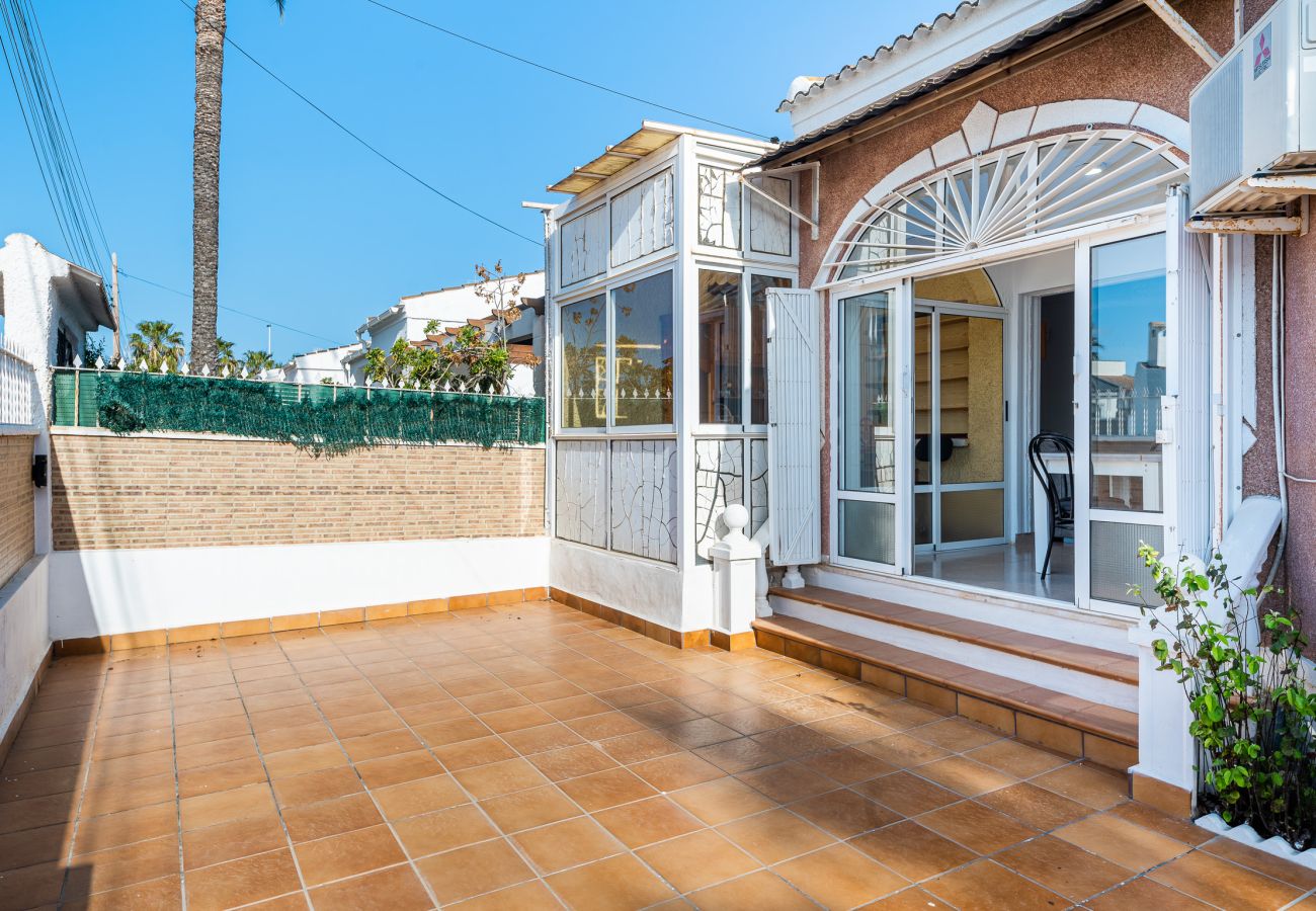 Chalet w Torrevieja - Chalet del Lago