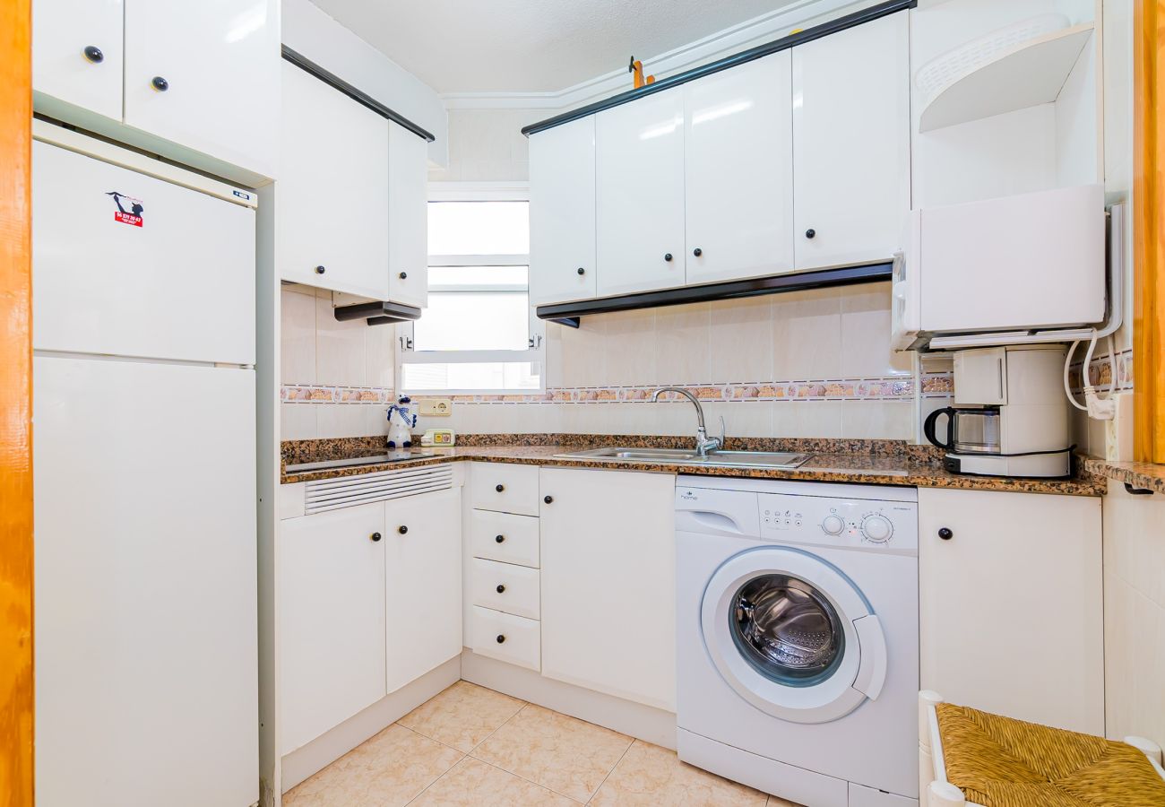Apartament w Torrevieja - Apartamento Playa Capitán
