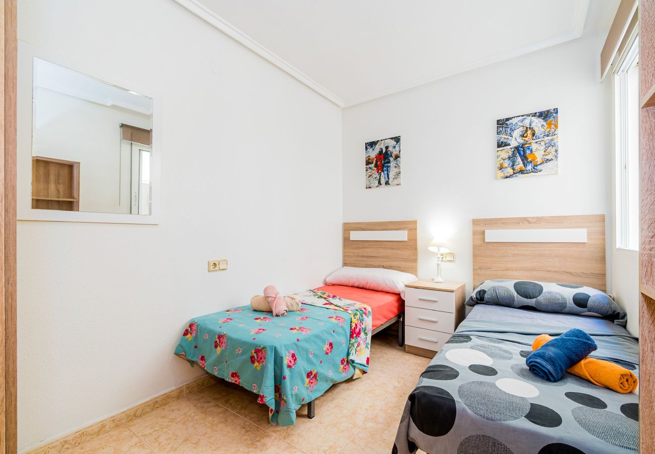 Apartament w Torrevieja - Apartamento Playa Capitán